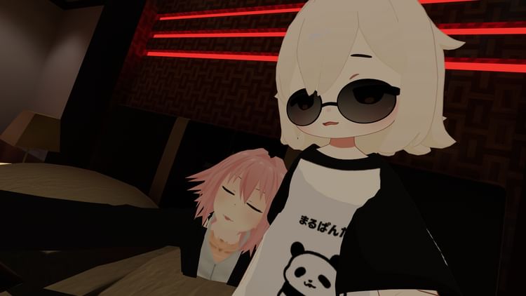 vrchat_2022-06-15_00-21-41092.png