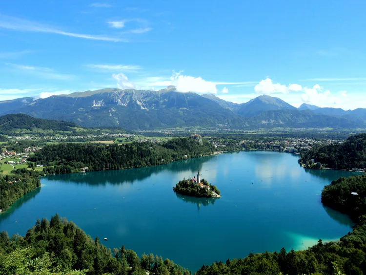 lake_bled_from_the_mountain_compressed2336022102762607056.jpg