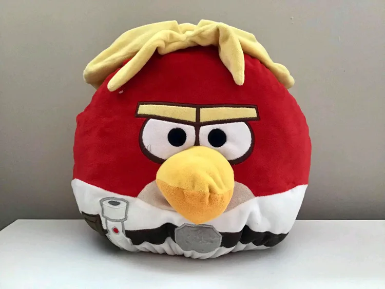 luke_pillow_8l4irzh_compressed8150964644621662404.jpg