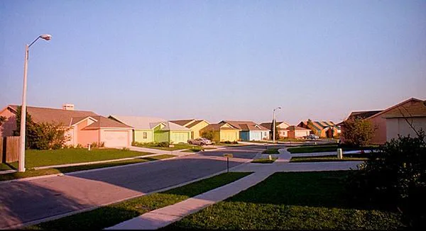 dreamcore looking houses at the edges of the street