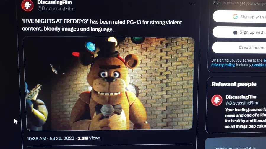 DiscussingFilm on X: Behind the scenes look at Freddy Fazbear in the 'FIVE  NIGHTS AT FREDDYS' movie.  / X