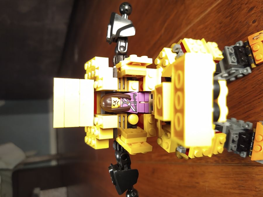 lego withered chica